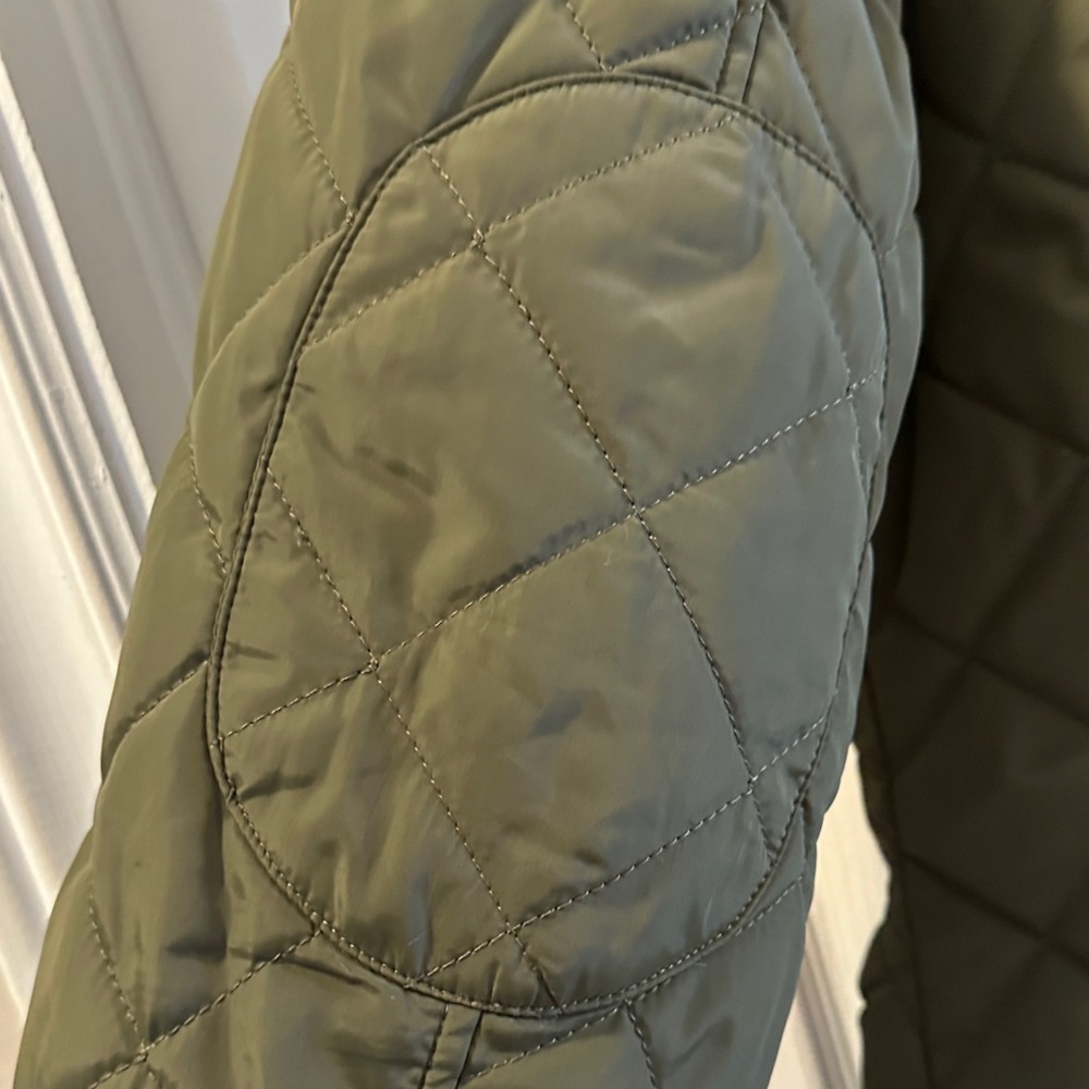 ROOTS Y2K Women’s Minimalist Olive Quilted Coat with Sleeve Patch Sz Lg - Picture 9 of 17
